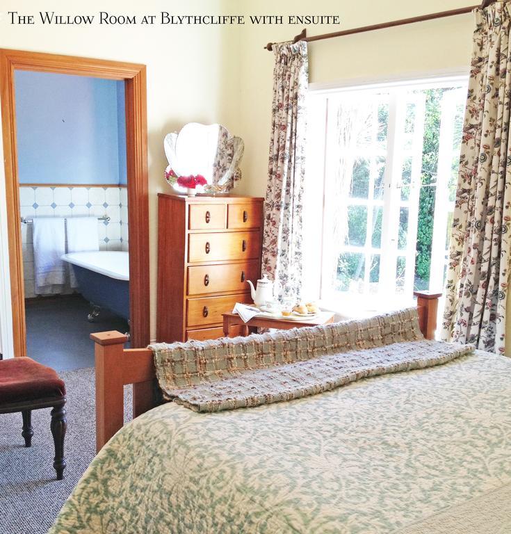 Blythcliffe Bed & Breakfast Акароа Стая снимка